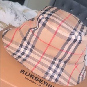 Kids Burberry Bucket